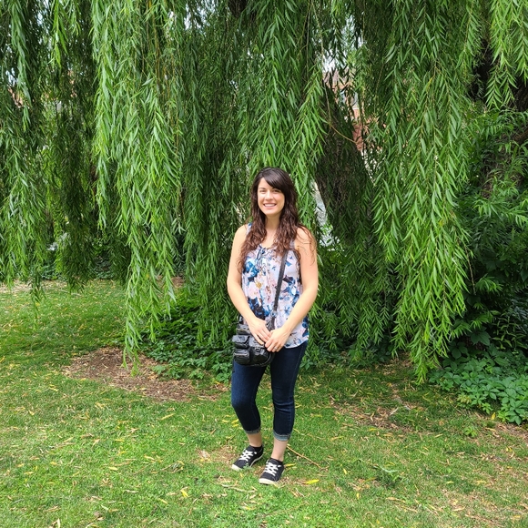 Welcome to my closet - Picture 2 of 4